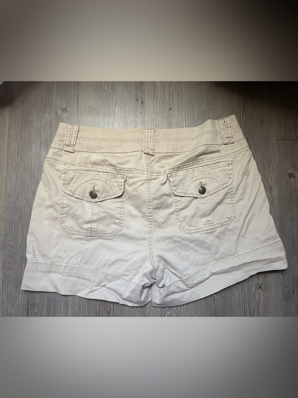 one 5 one Women's Beige Cargo Style Shorts - Picture 4 of 4